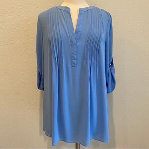 LIKE NEW!  BCBG MAXAZRIA blue 3/4 sleeve blouse S